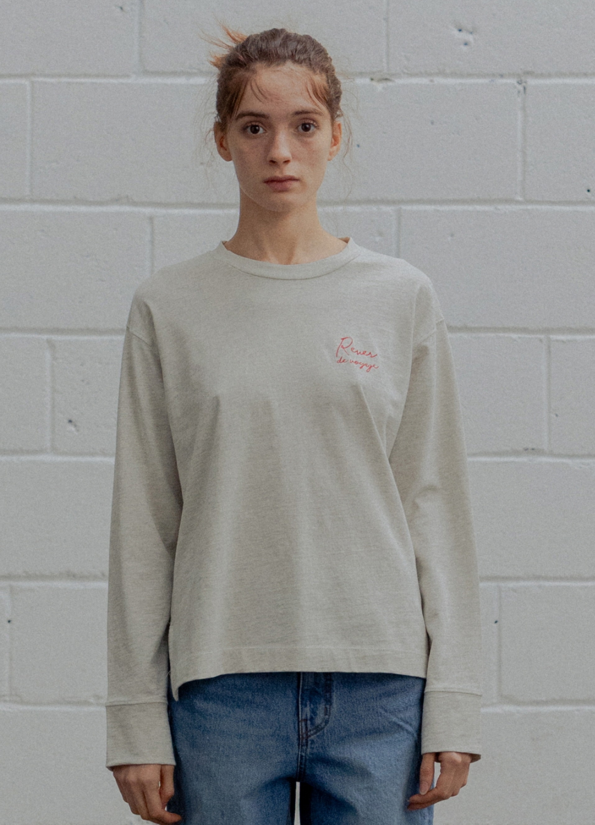 Red Embroidery T-Shirt  (Oatmeal Gray)